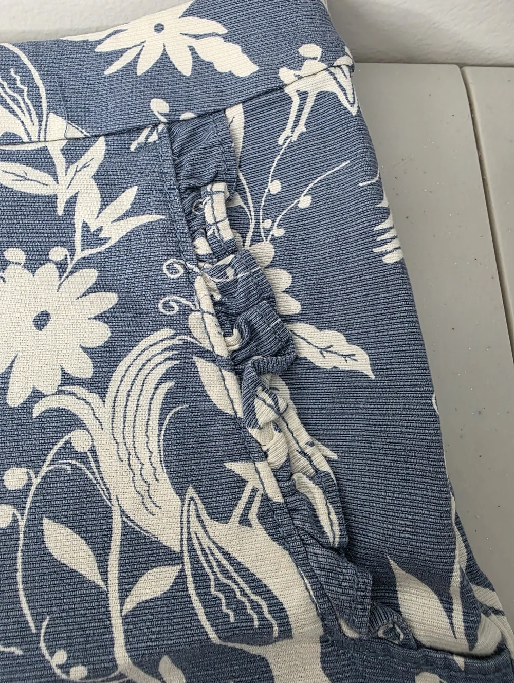 LOFT Womens Blue and White Floral Shorts Size US/14